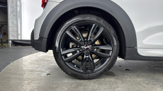 MINI Hatchback 2.0 Cooper S Sport 3dr Auto [Nav Pack] Petrol Hatchback